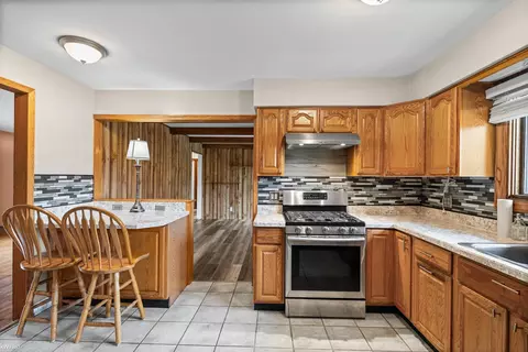 Kitchen - 5407 E Dodge, Mount Morris, MI 48458 photo 4 of 6