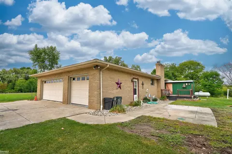 Exterior - 5407 E Dodge, Mount Morris, MI 48458 photo 3 of 9