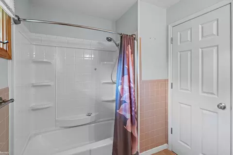 Bath - 5407 E Dodge, Mount Morris, MI 48458 photo 6 of 6