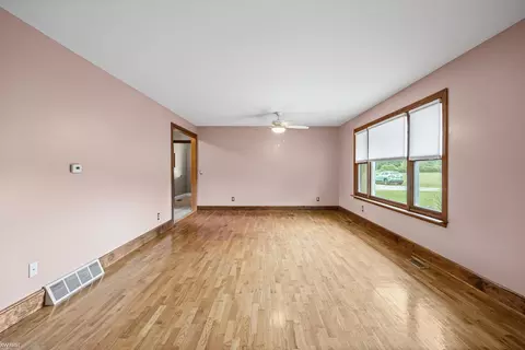 Living - 5407 E Dodge, Mount Morris, MI 48458 photo 6 of 9