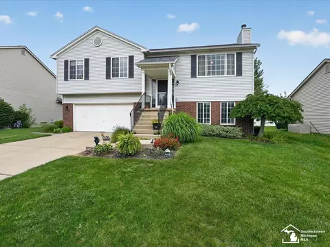 Exterior - 256 Dundee, Dundee, MI 48131 photo 4 of 10