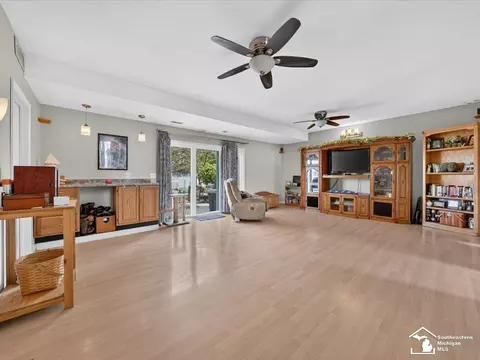 Living - 256 Dundee, Dundee, MI 48131 photo 2 of 8