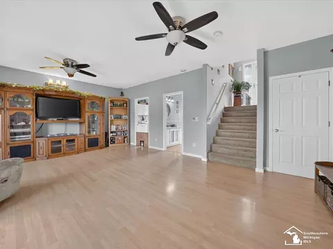 Living - 256 Dundee, Dundee, MI 48131 photo 4 of 8