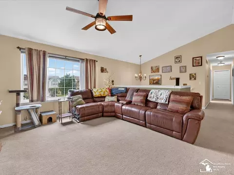 Living - 256 Dundee, Dundee, MI 48131 photo 8 of 8