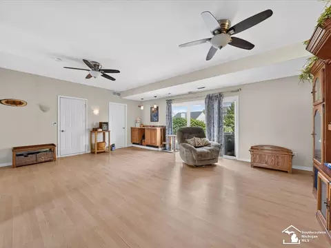 Living - 256 Dundee, Dundee, MI 48131 photo 1 of 8