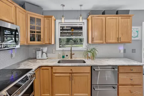 Kitchen - 11256 E Millbrook, Shepherd, MI 48883 photo 4 of 4