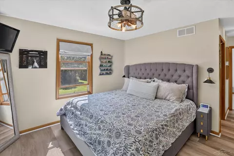 Bedroom - 11256 E Millbrook, Shepherd, MI 48883 photo 5 of 7