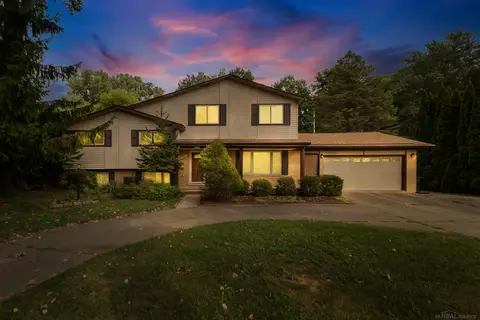 53346 Ruann, Shelby Township, MI 48316