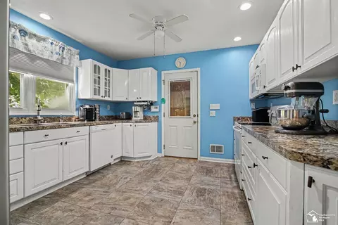 Kitchen - 3015 Dennison, Dundee, MI 48131 photo 2 of 2