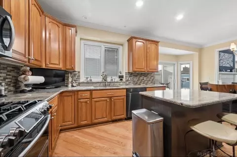 Kitchen - 20064 Chesterbrook, Macomb, MI 48044 photo 4 of 4