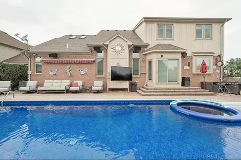 Exterior - 20064 Chesterbrook, Macomb, MI 48044 photo 2 of 4