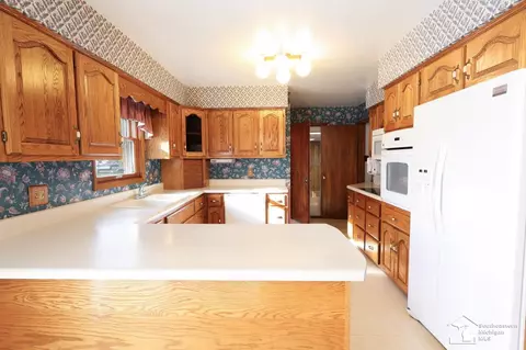Kitchen - 211 Bates, Monroe, MI 48162 photo 3 of 5