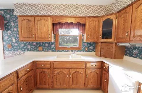 Kitchen - 211 Bates, Monroe, MI 48162 photo 4 of 5
