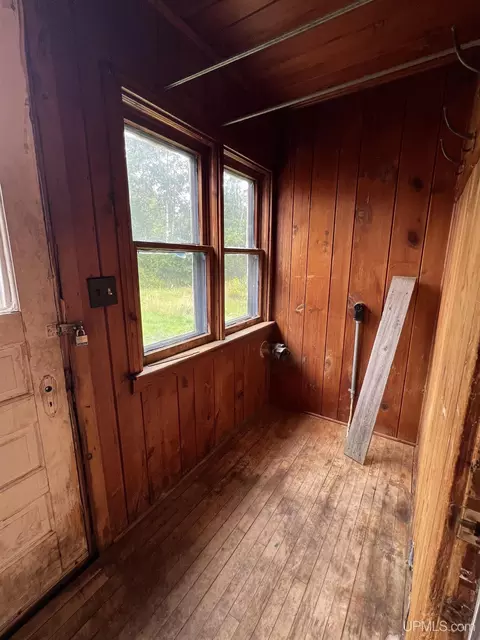 Exterior - 108 S 4th, L'anse, MI 49946 photo 1 of 2