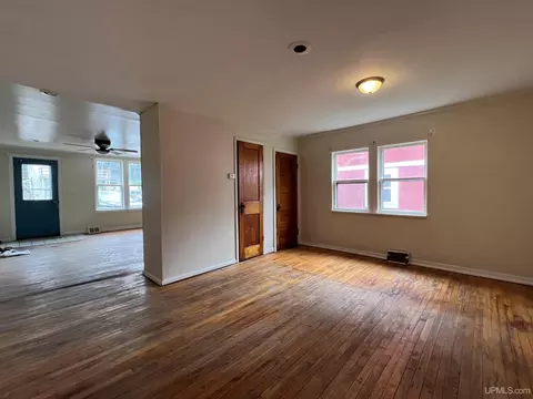Living - 108 S 4th, L'anse, MI 49946 photo 4 of 7
