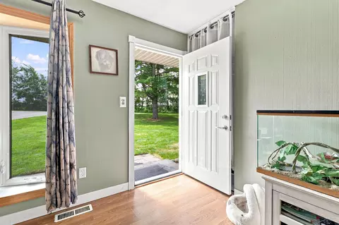 Entry Way - 3242 Senske, Standish, MI 48658 photo 1 of 1
