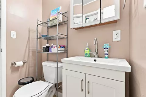 Bath - 3242 Senske, Standish, MI 48658 photo 1 of 2