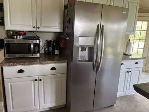 Kitchen - 3600 Schmidt, Gladwin, MI 48624 photo 3 of 6