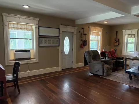Entry Way - 3600 Schmidt, Gladwin, MI 48624 photo 4 of 11