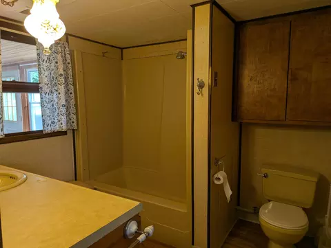 Bath - 4407 N State, Davison, MI 48423 photo 1 of 1