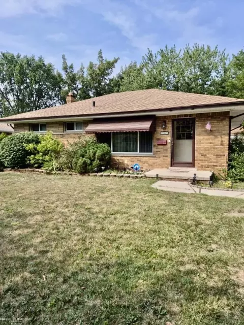 20443 Fleetwood, Harper Woods, MI 48225