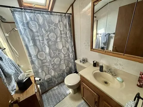Bath - 5069 Ruby, Gladwin, MI 48624 photo 3 of 3