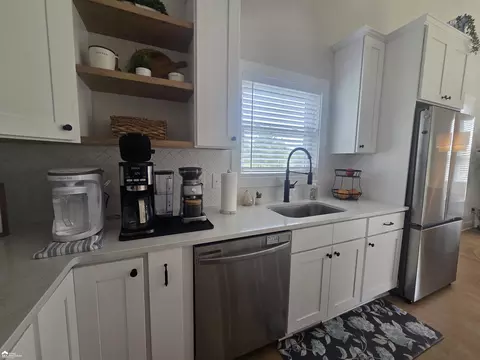 Kitchen - 615 Pineview, Belding, MI 48809 photo 4 of 5