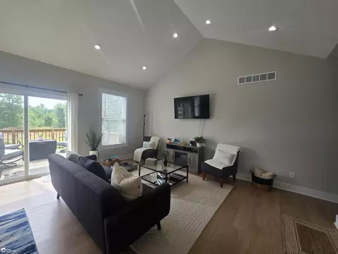 Living - 615 Pineview, Belding, MI 48809 photo 2 of 5