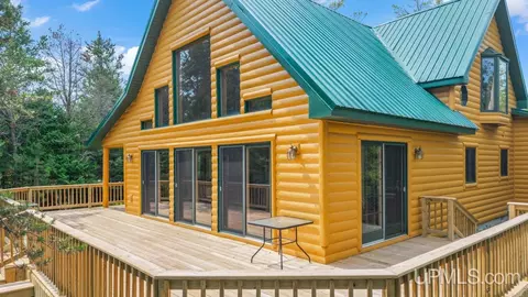 478 Harbor Lgts # S, Manistique, MI 49854