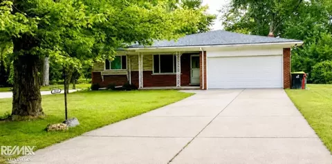 38174 Willowmere, Harrison Township, MI 48045