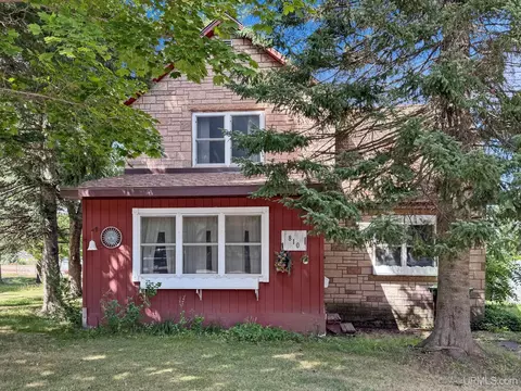 810 W Genesee, Iron River, MI 49935