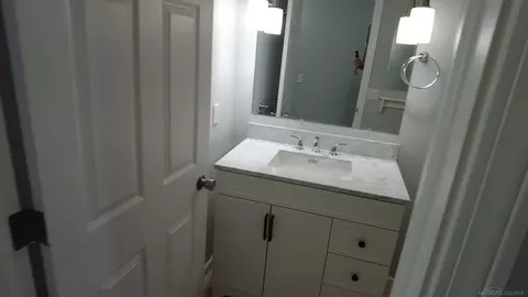 Bath - 5400 Maple Rdg #15, Haslett, MI 48840 photo 2 of 2