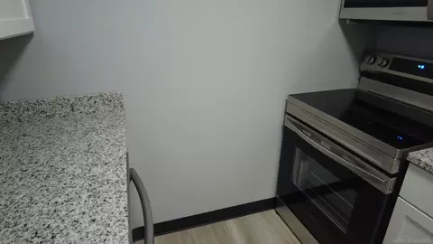Kitchen - 5400 Maple Rdg #15, Haslett, MI 48840 photo 3 of 3