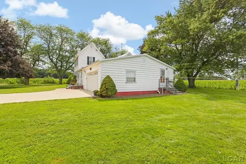 Exterior - 8720 Buckeye, Waldron, MI 49288 photo 2 of 9