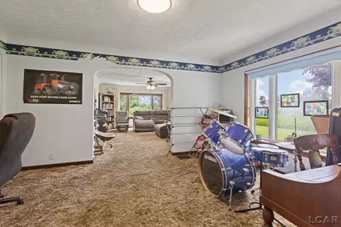 Living - 8720 Buckeye, Waldron, MI 49288 photo 4 of 4