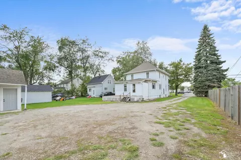 Exterior - 1300 N Macomb St, Monroe, MI 48162 photo 4 of 8