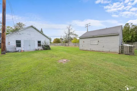 Exterior - 1300 N Macomb St, Monroe, MI 48162 photo 6 of 8