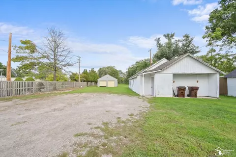 Exterior - 1300 N Macomb St, Monroe, MI 48162 photo 5 of 8