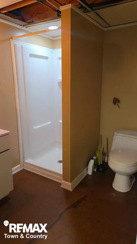 Bath - 5133 Merit, Flint, MI 48506 photo 4 of 4