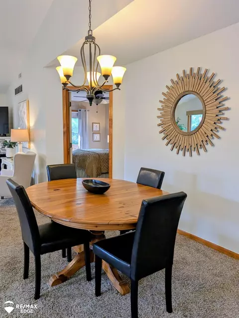 Dining - 9292 Monica, Davison, MI 48423 photo 2 of 2