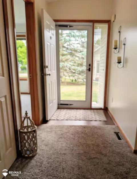 Entry Way - 9292 Monica, Davison, MI 48423 photo 1 of 3