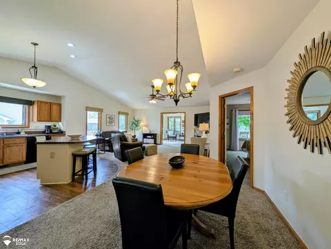 Dining - 9292 Monica, Davison, MI 48423 photo 1 of 2