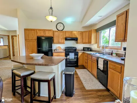 Kitchen - 9292 Monica, Davison, MI 48423 photo 2 of 4