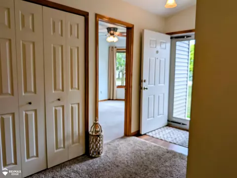 Entry Way - 9292 Monica, Davison, MI 48423 photo 2 of 3