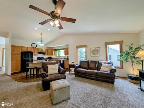 Living - 9292 Monica, Davison, MI 48423 photo 1 of 6