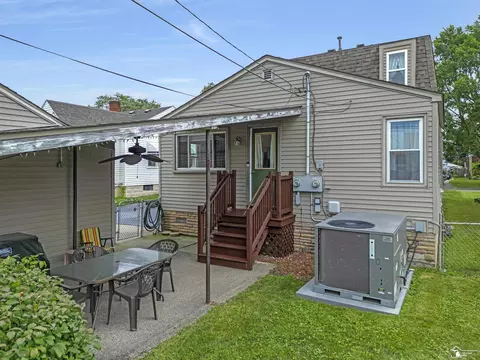 Exterior - 431 Bentley, Monroe, MI 48162 photo 6 of 10