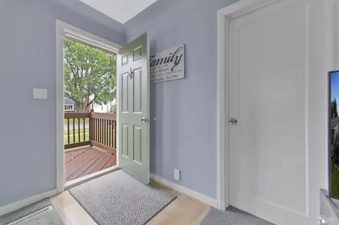 Entry Way - 431 Bentley, Monroe, MI 48162 photo 1 of 5