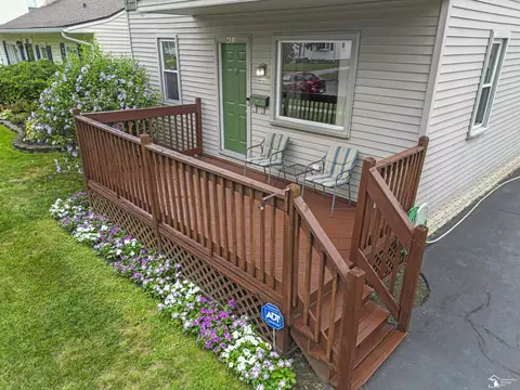 Exterior - 431 Bentley, Monroe, MI 48162 photo 4 of 10