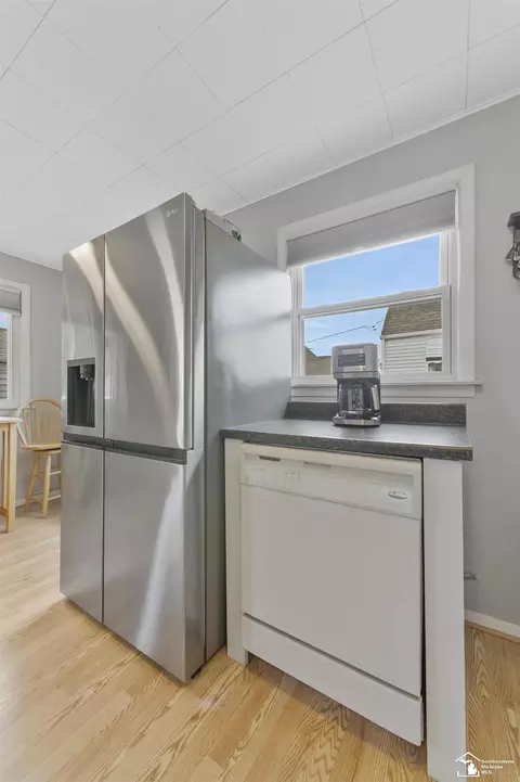 Kitchen - 431 Bentley, Monroe, MI 48162 photo 6 of 7
