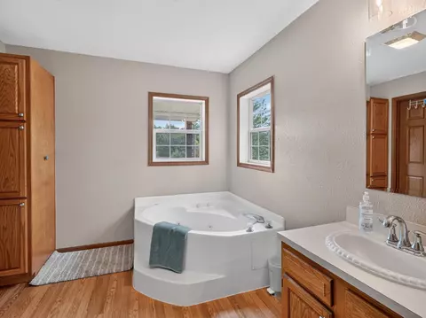 Bath - 533 White, Gladwin, MI 48624 photo 5 of 6